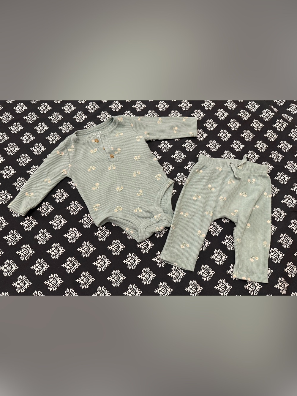 Carter’s Baby Girl 6M Sage Green Floral Waffle Knit Bodysuit Pants 2 Piece Set